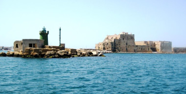 Bindisi, das Aragonese Castle bei der Marina